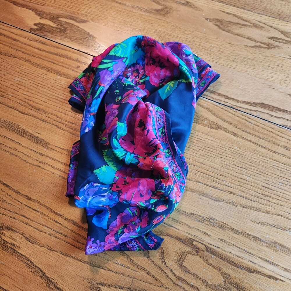 2/$20 SALE! Liz Claiborne Silk Scarf - Picture 7 of 9